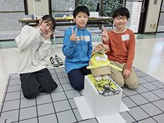 w02